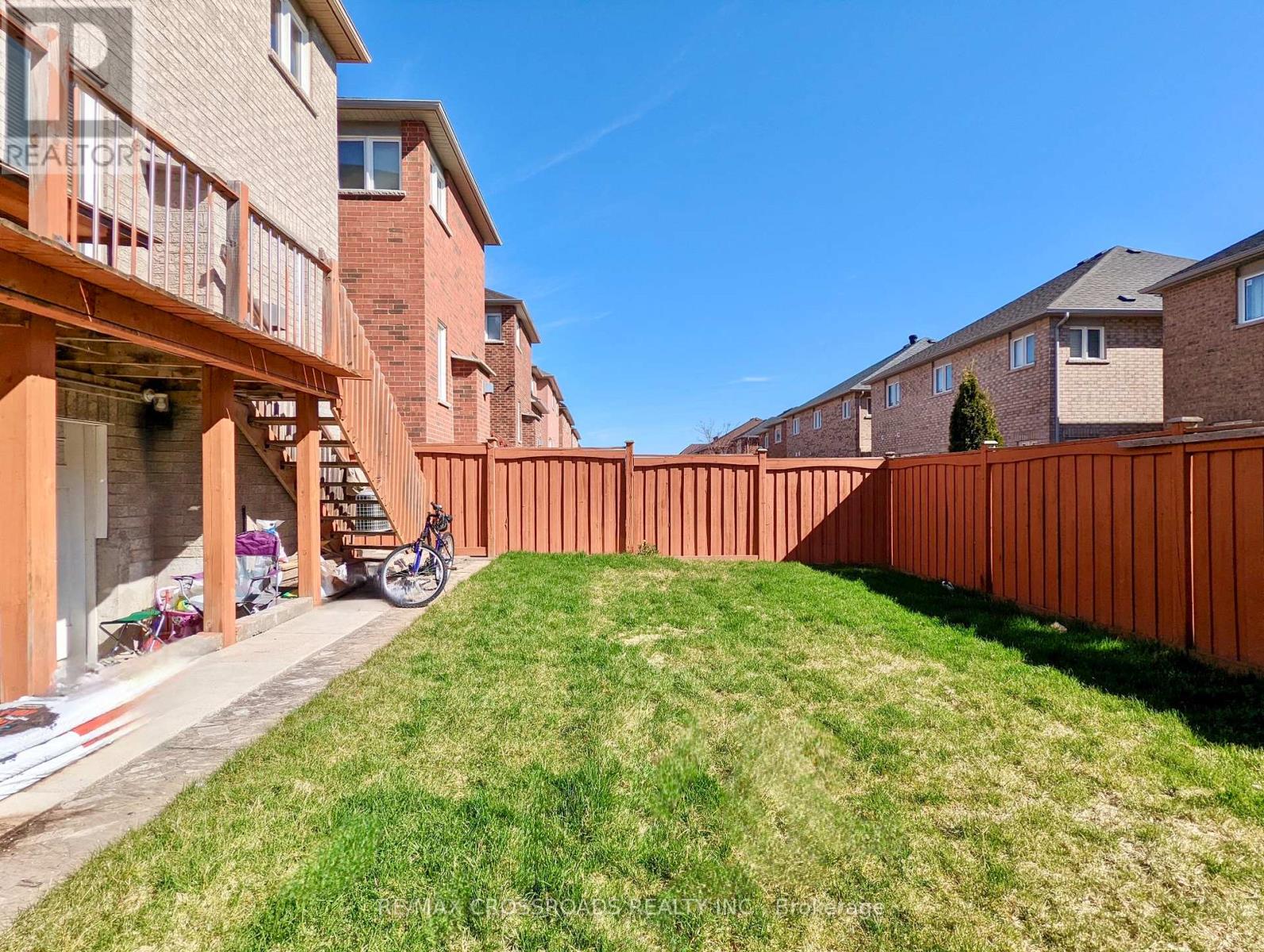 Photo 9 of Main 37 Pamgrey Road, Markham ON