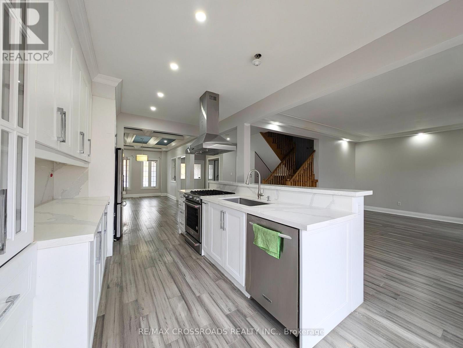 Photo 17 of Main 37 Pamgrey Road, Markham ON