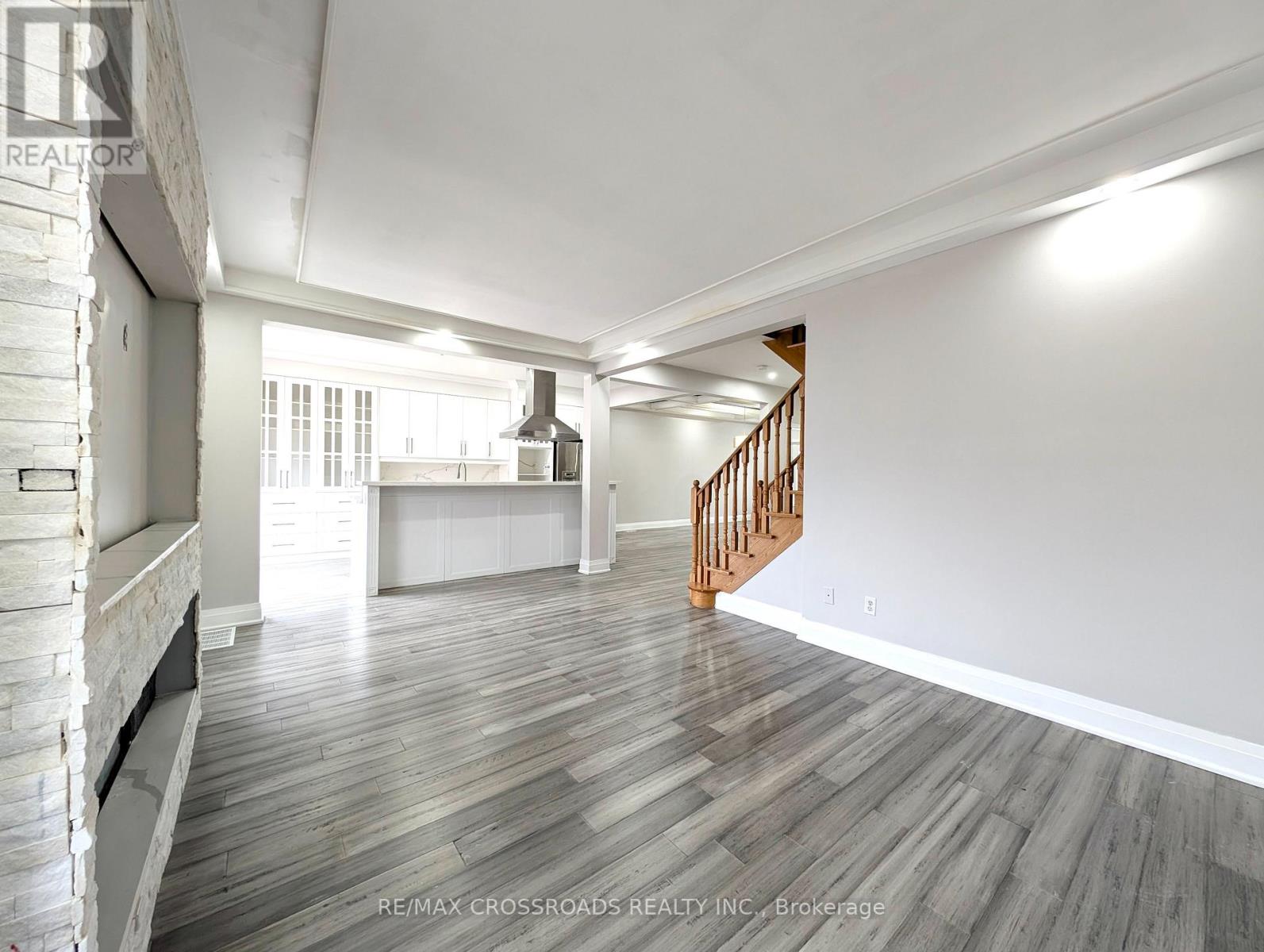 Photo 18 of Main 37 Pamgrey Road, Markham ON