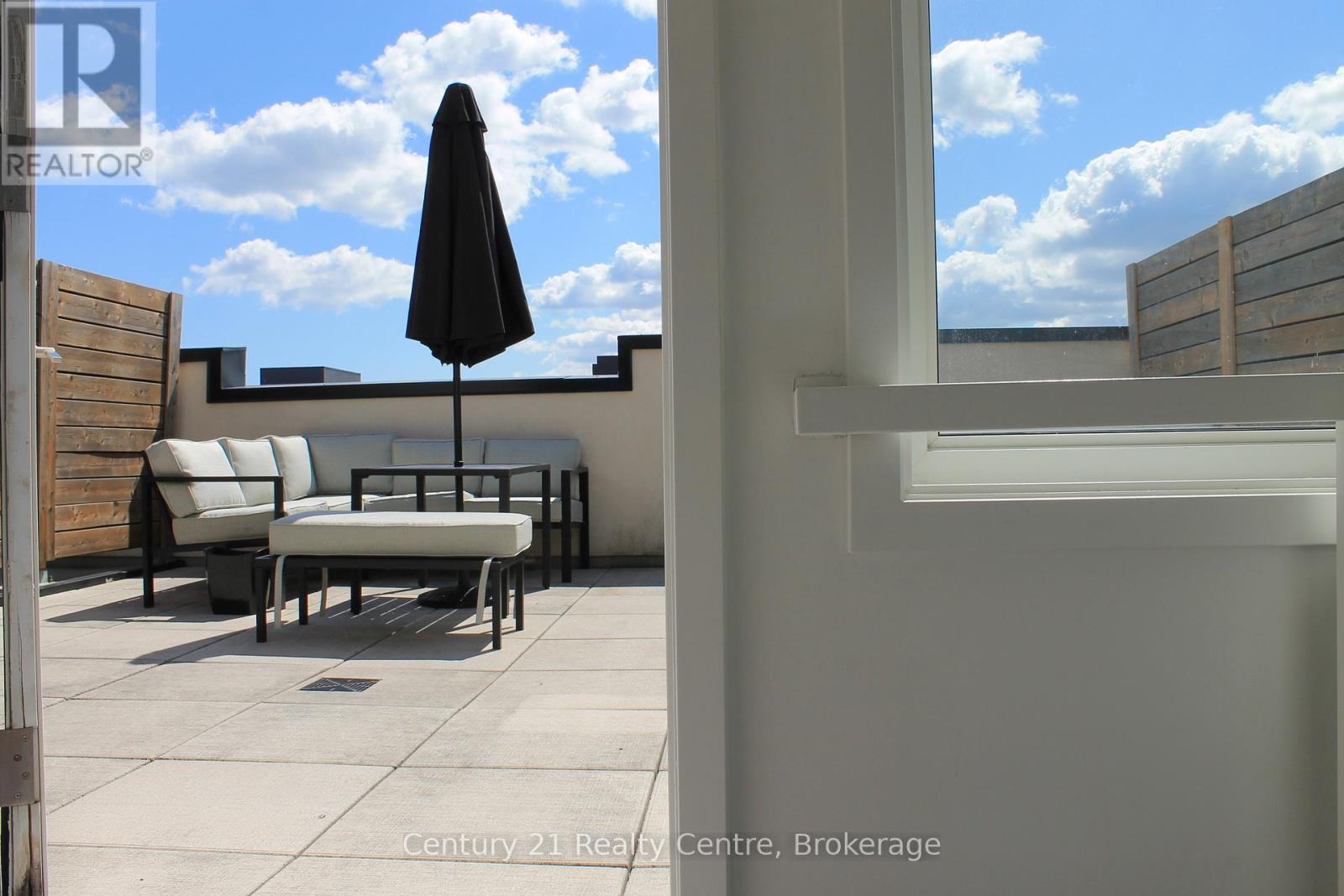 Photo 11 of 507 1127 Cooke Boulevard Boulevard, Burlington ON