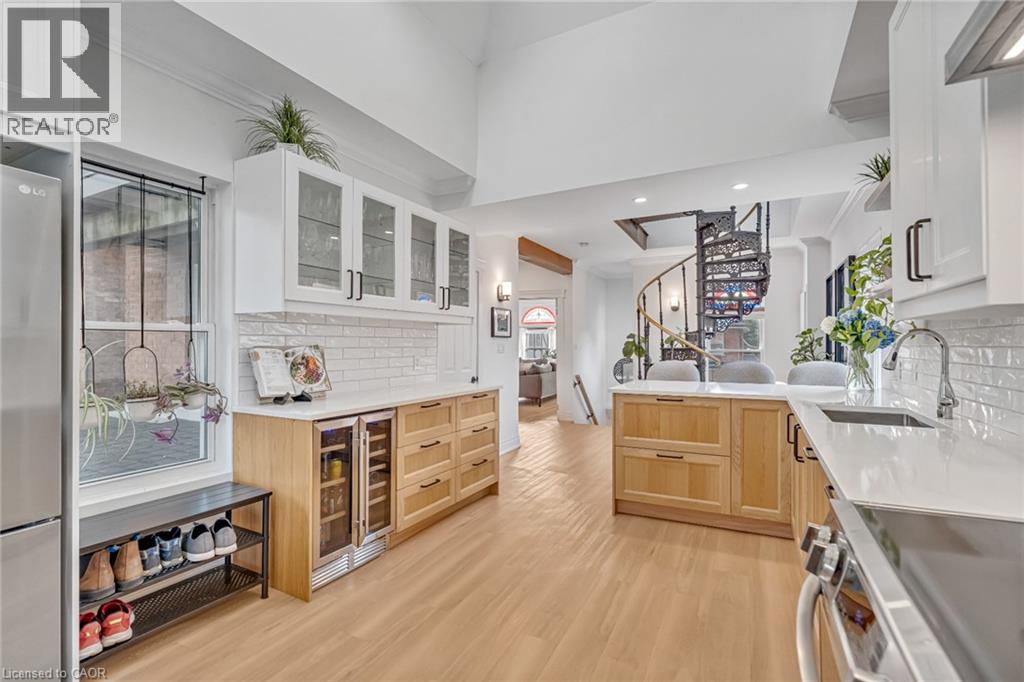 Photo 25 of 15 Fairmount Avenue, Hamilton ON