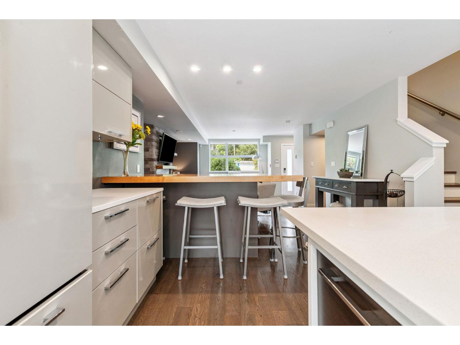 1 14820 BUENA VISTA AVENUE, White Rock