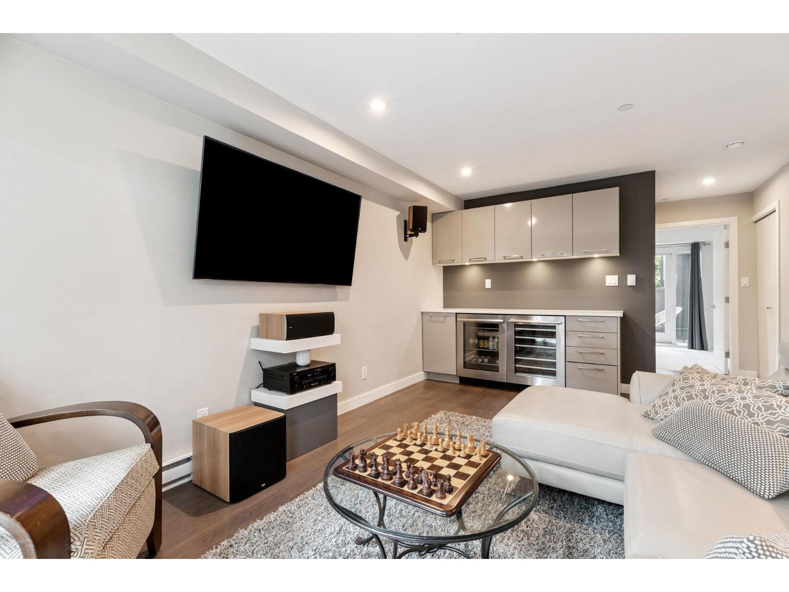 1 14820 BUENA VISTA AVENUE, White Rock