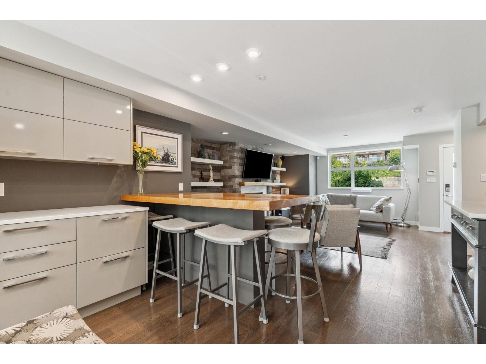 1 14820 BUENA VISTA AVENUE, White Rock