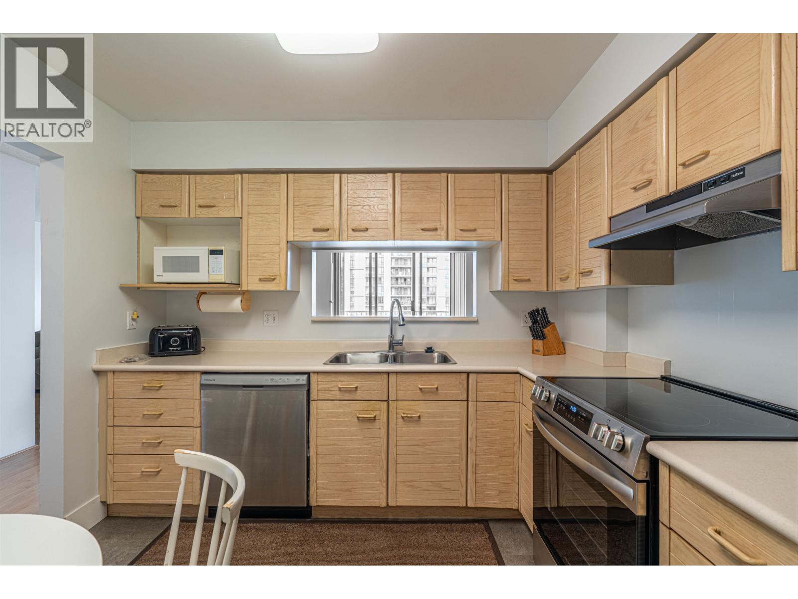 Photo 14 of 603 1180 Pinetree Way, Coquitlam BC