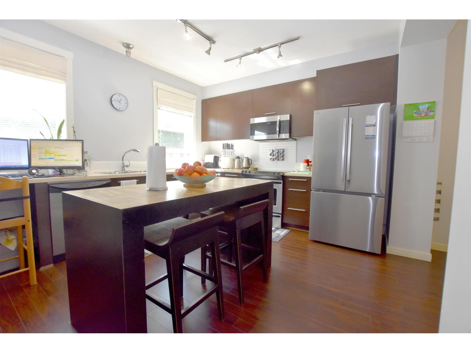 Photo 10 of 34 18983 72 A Avenue, Surrey BC