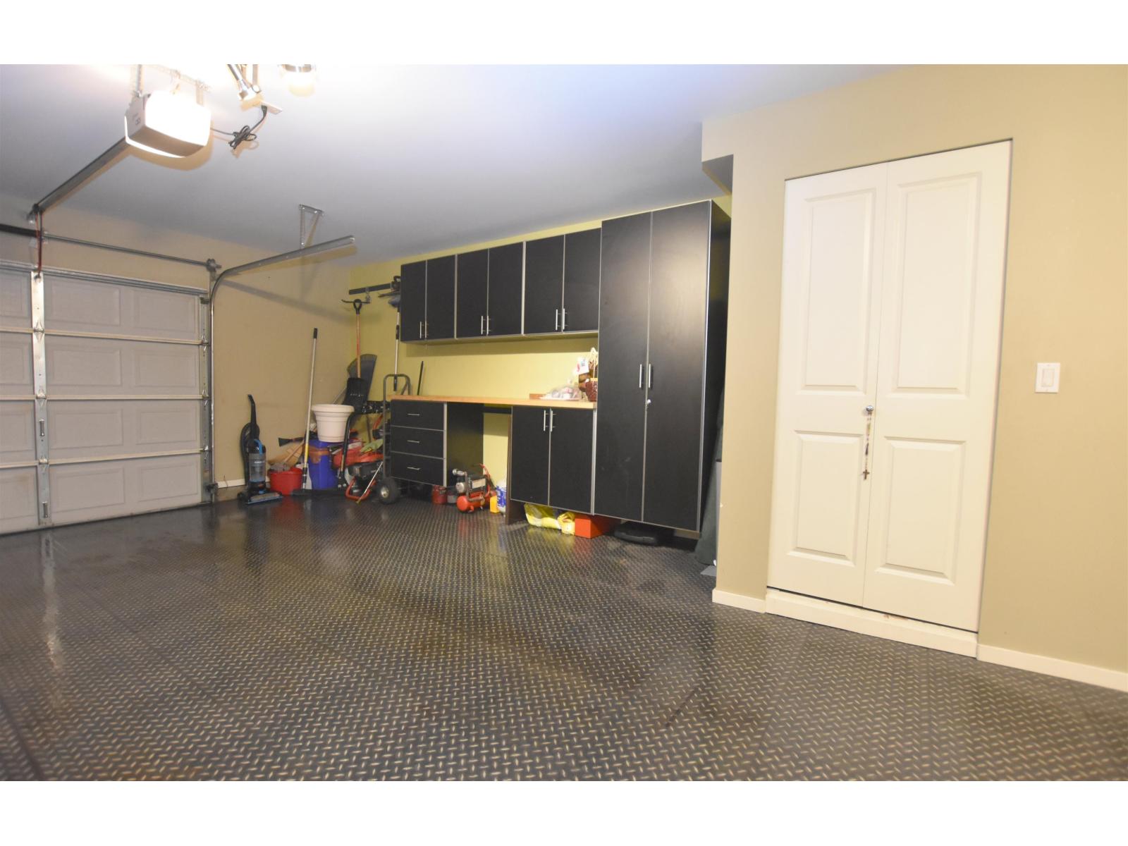 Photo 6 of 34 18983 72 A Avenue, Surrey BC