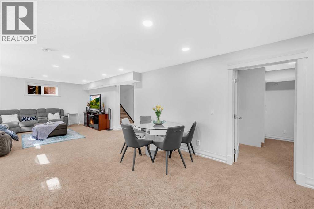 Photo 23 of 56 Rockyvale Green Nw, Calgary AB