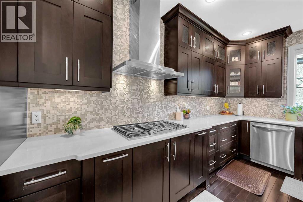 Photo 6 of 56 Rockyvale Green Nw, Calgary AB
