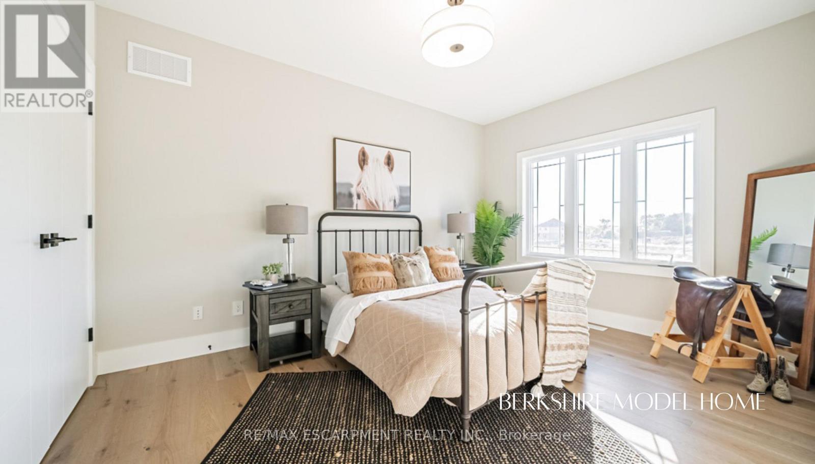 Photo 4 of 419 Masters Drive, Woodstock ON