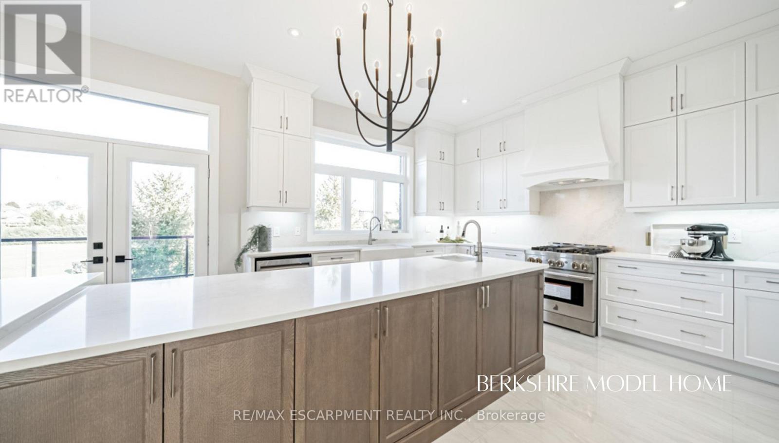 Photo 16 of 419 Masters Drive, Woodstock ON