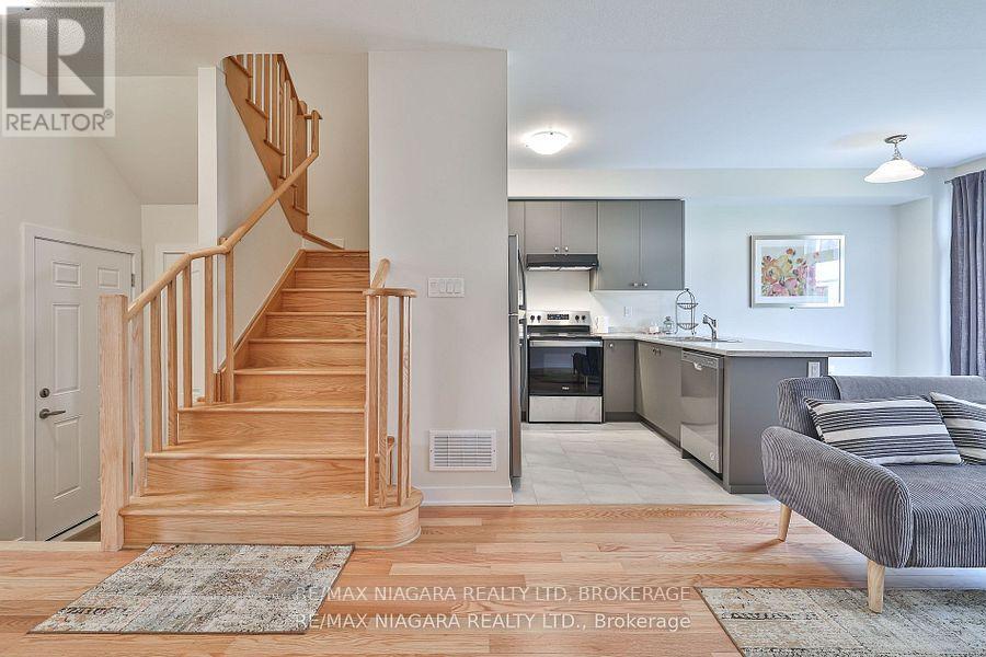 Photo 14 of 77 Keelson Street, Welland ON