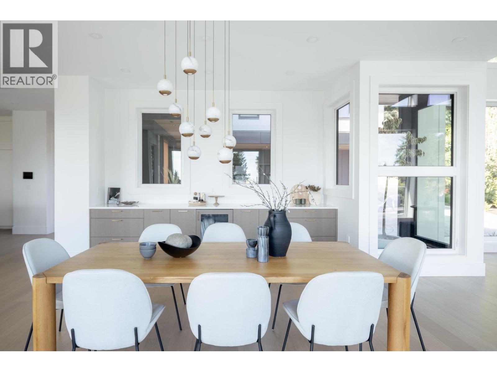 Photo 8 of 3180 Benbow Road, West Vancouver BC