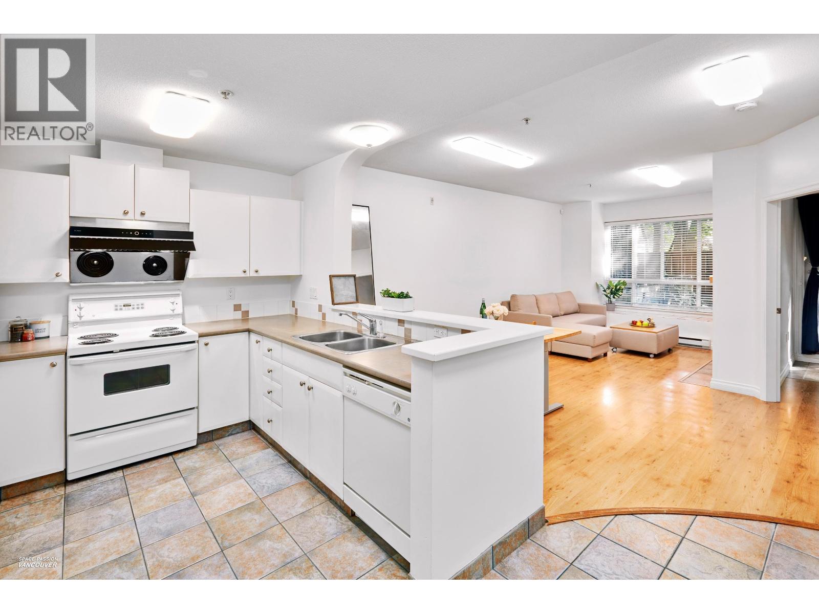 Photo 5 of 111 6833 Village Green, Burnaby BC