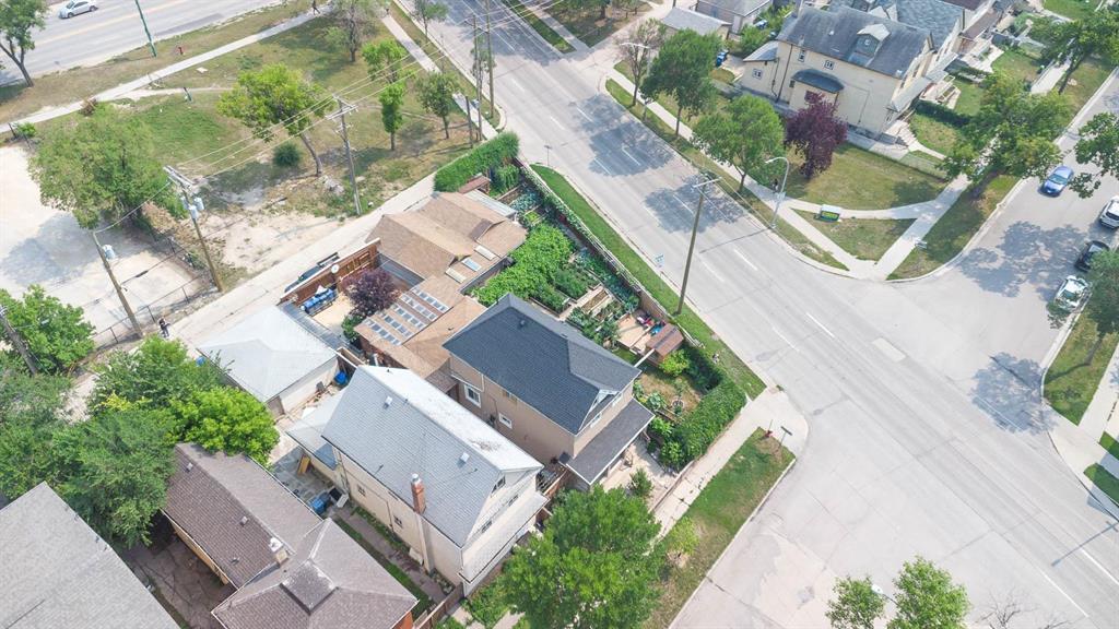 Photo 8 of 625 Spence Street, Winnipeg MB
