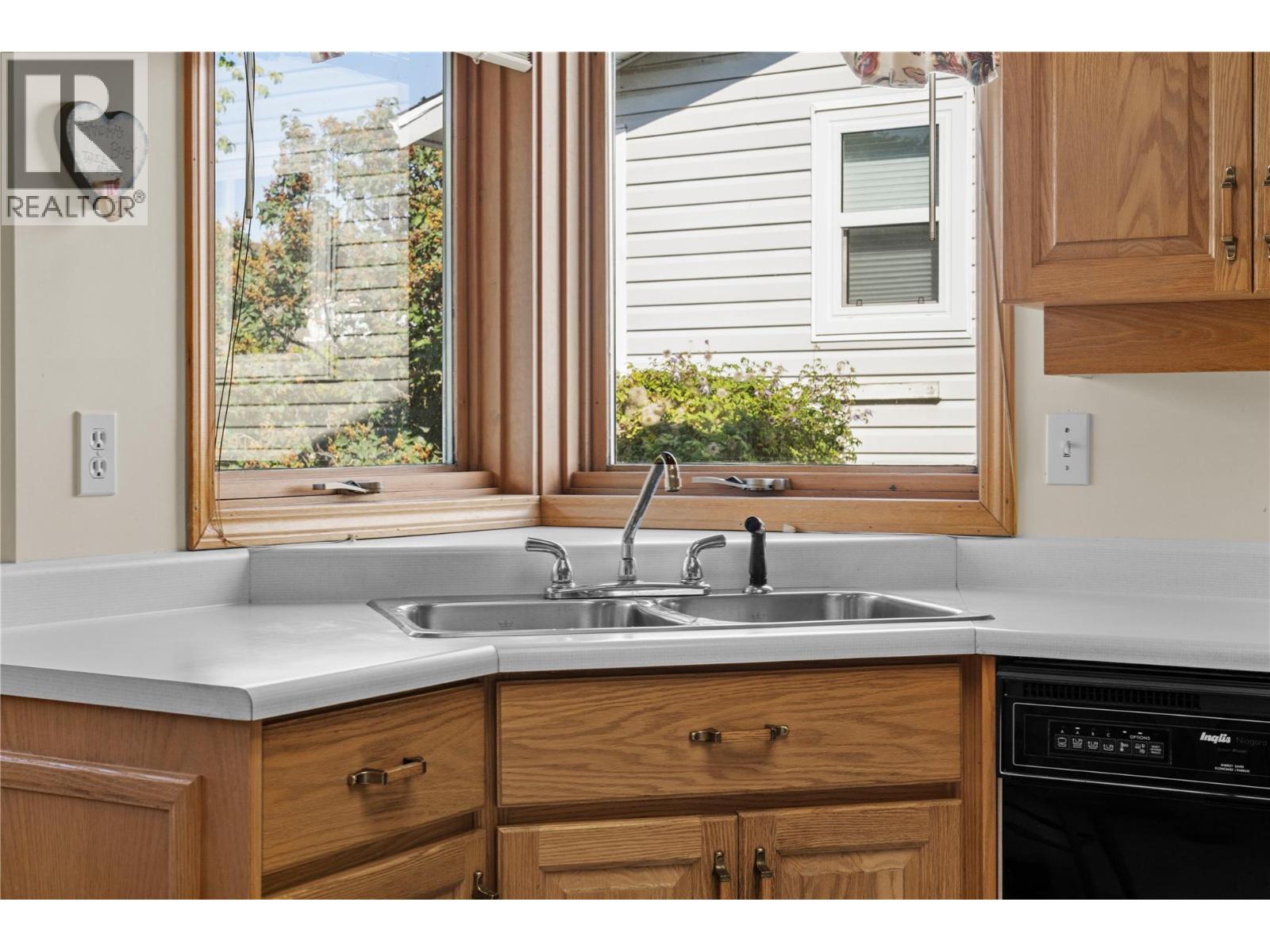 Photo 12 of 2022 Tremerton Drive, Kamloops BC