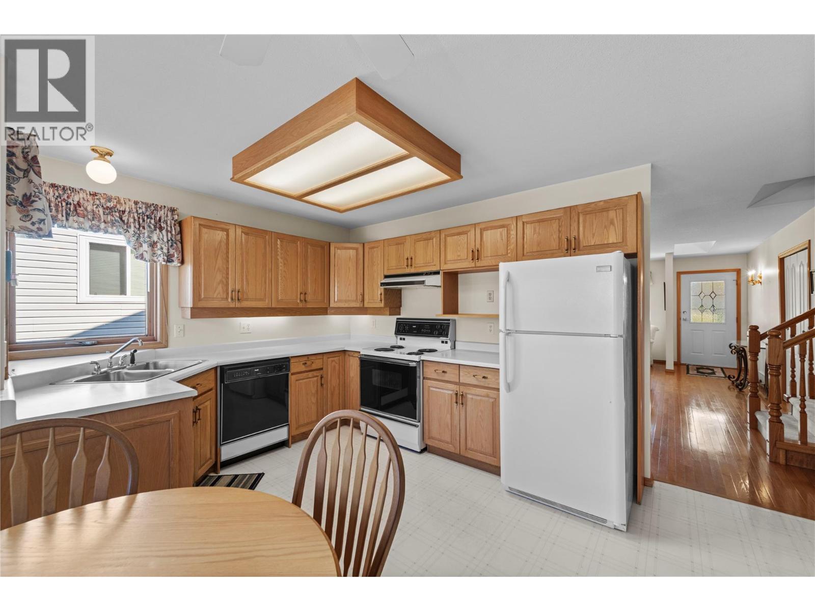 Photo 10 of 2022 Tremerton Drive, Kamloops BC
