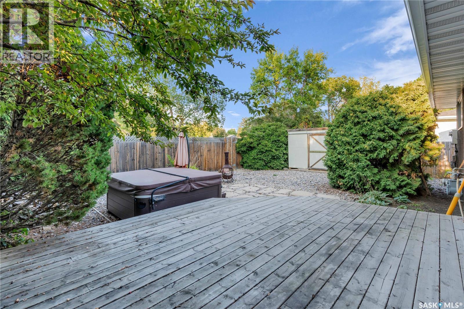 Photo 35 of 127 Scrivener Crescent, Regina SK