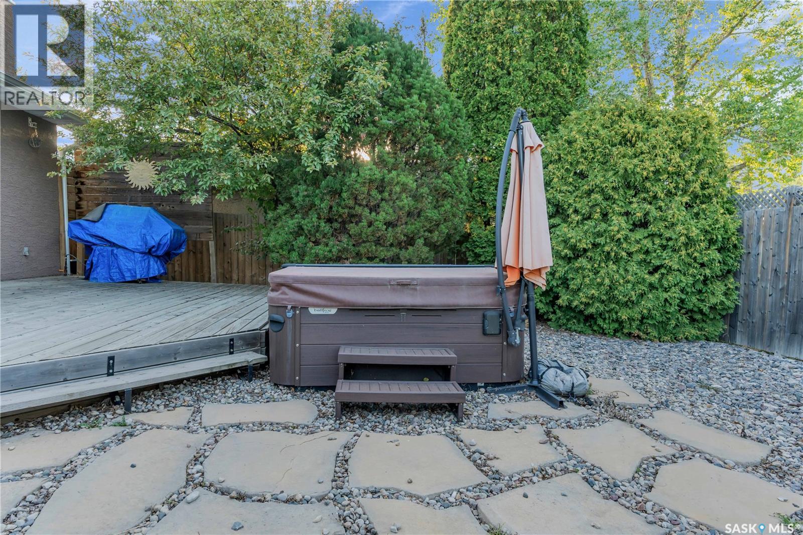 Photo 25 of 127 Scrivener Crescent, Regina SK