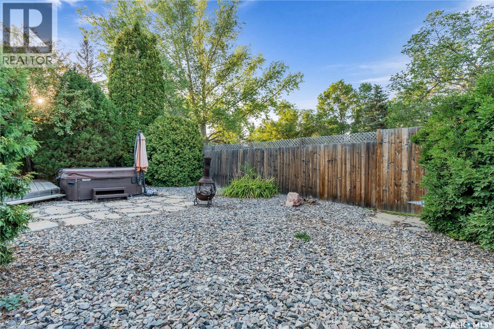 Photo 3 of 127 Scrivener Crescent, Regina SK