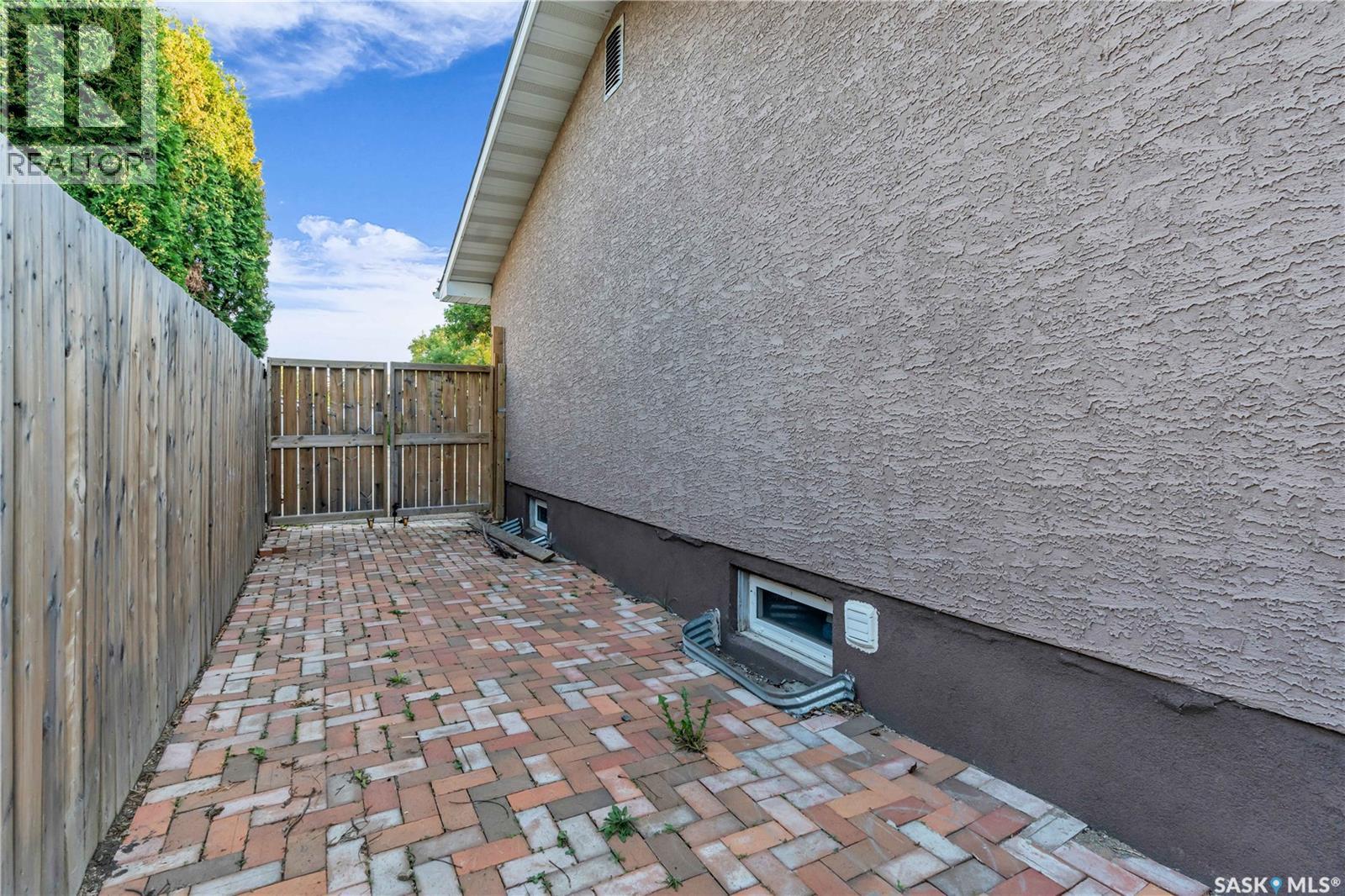 Photo 28 of 127 Scrivener Crescent, Regina SK