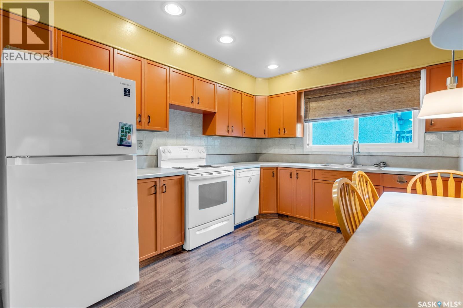 Photo 17 of 127 Scrivener Crescent, Regina SK