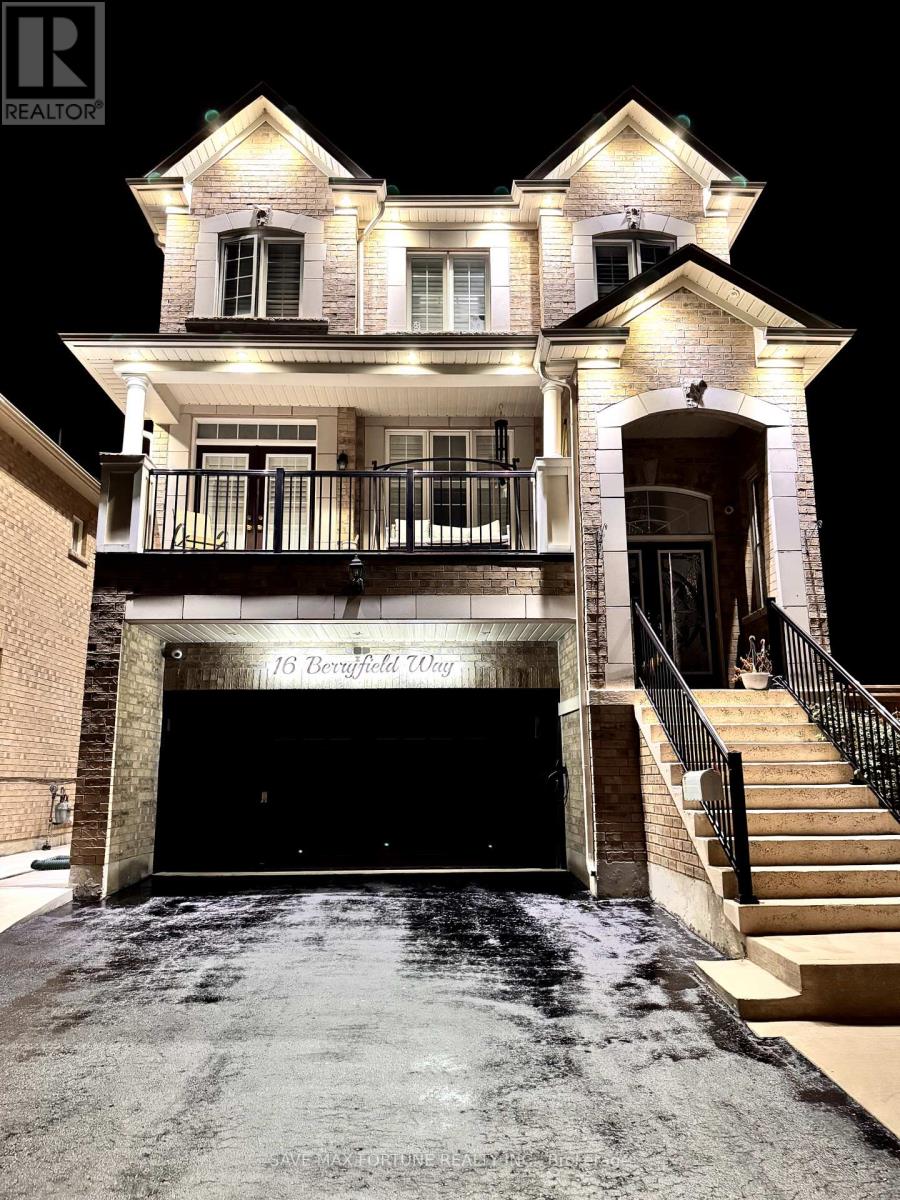 Photo 3 of 16 Berryfield Way Ne, Brampton ON