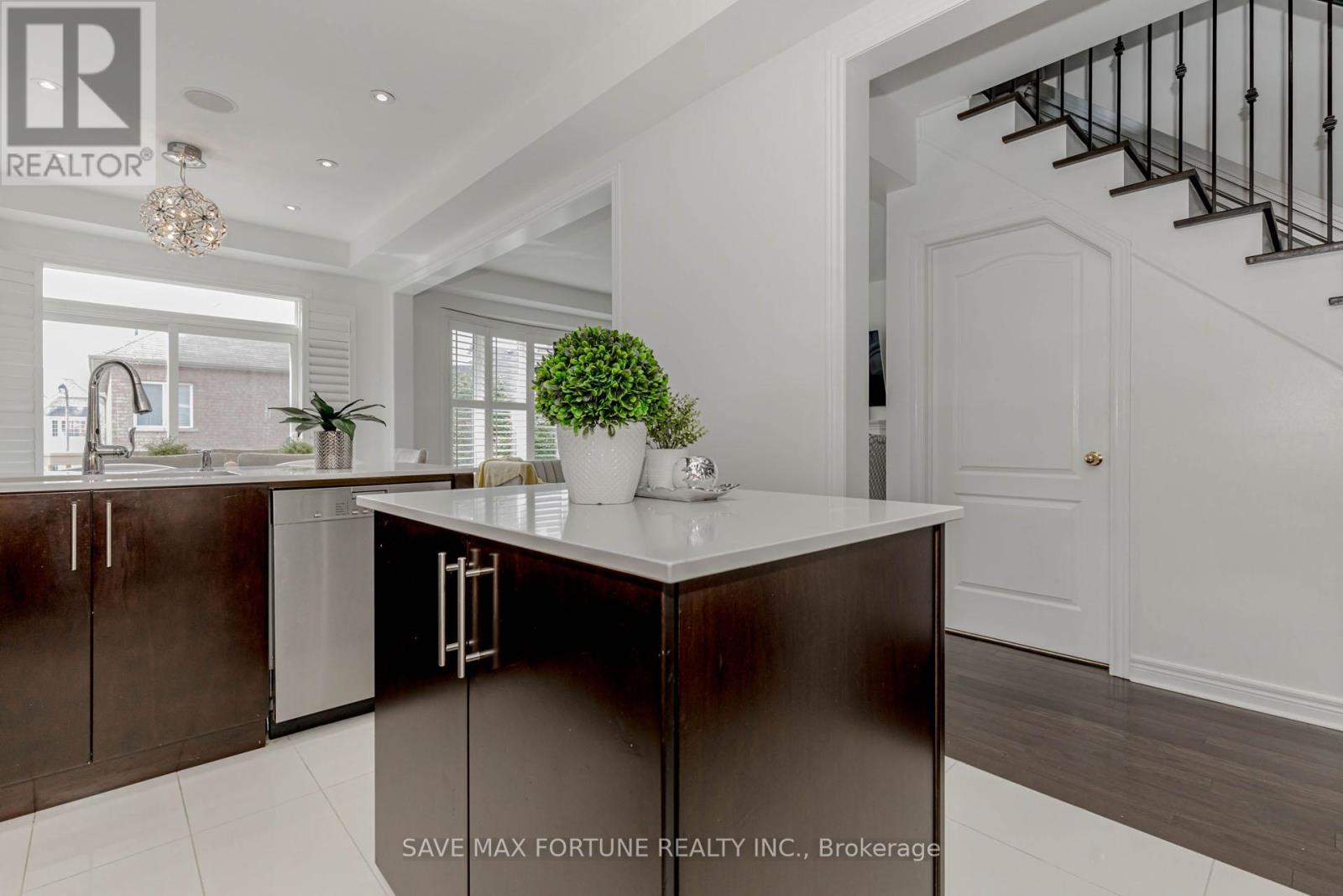Photo 15 of 16 Berryfield Way Ne, Brampton ON