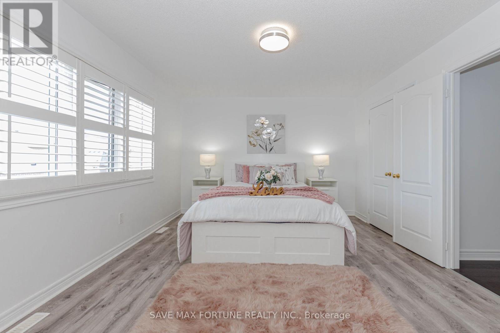 Photo 27 of 16 Berryfield Way Ne, Brampton ON