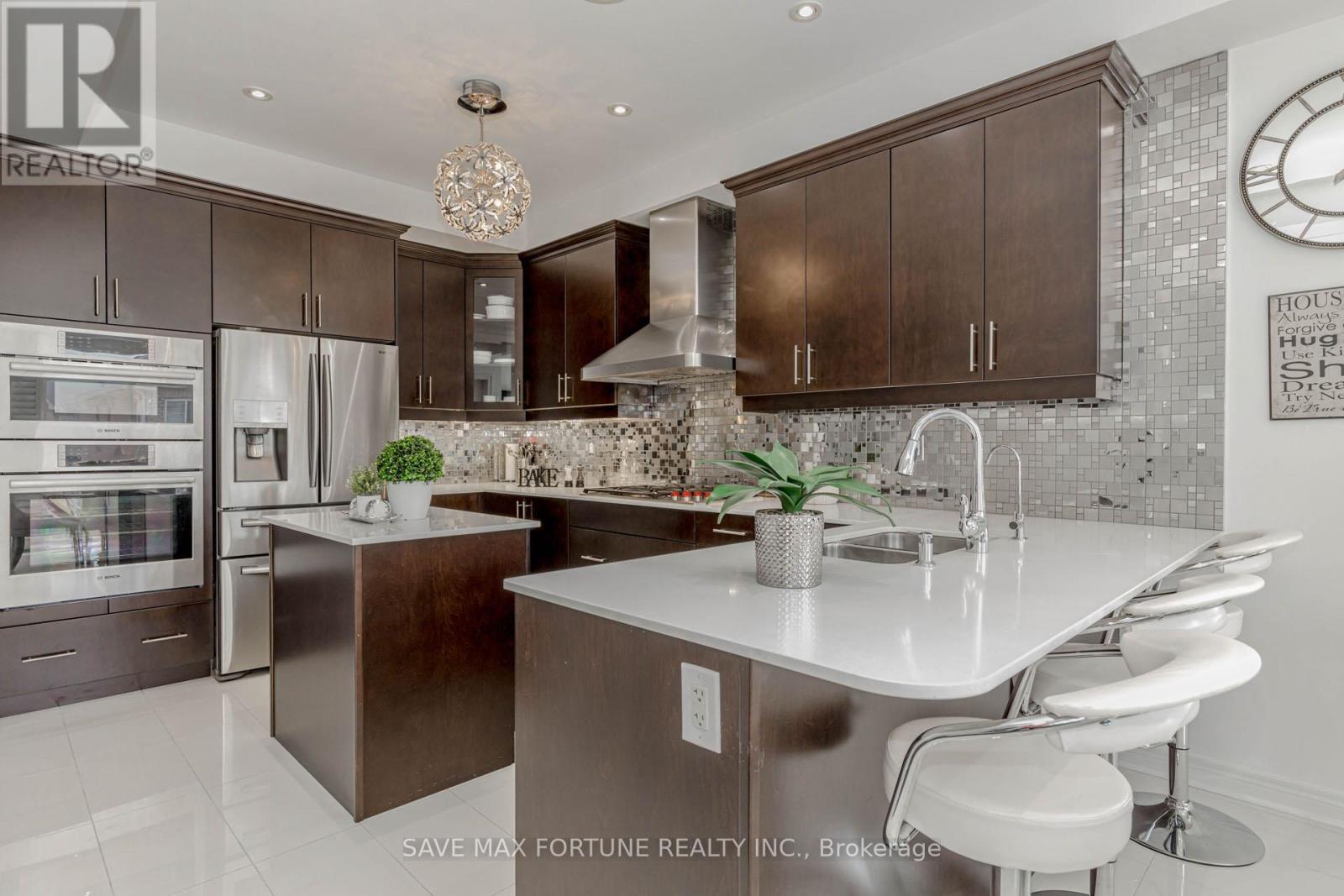 Photo 16 of 16 Berryfield Way Ne, Brampton ON