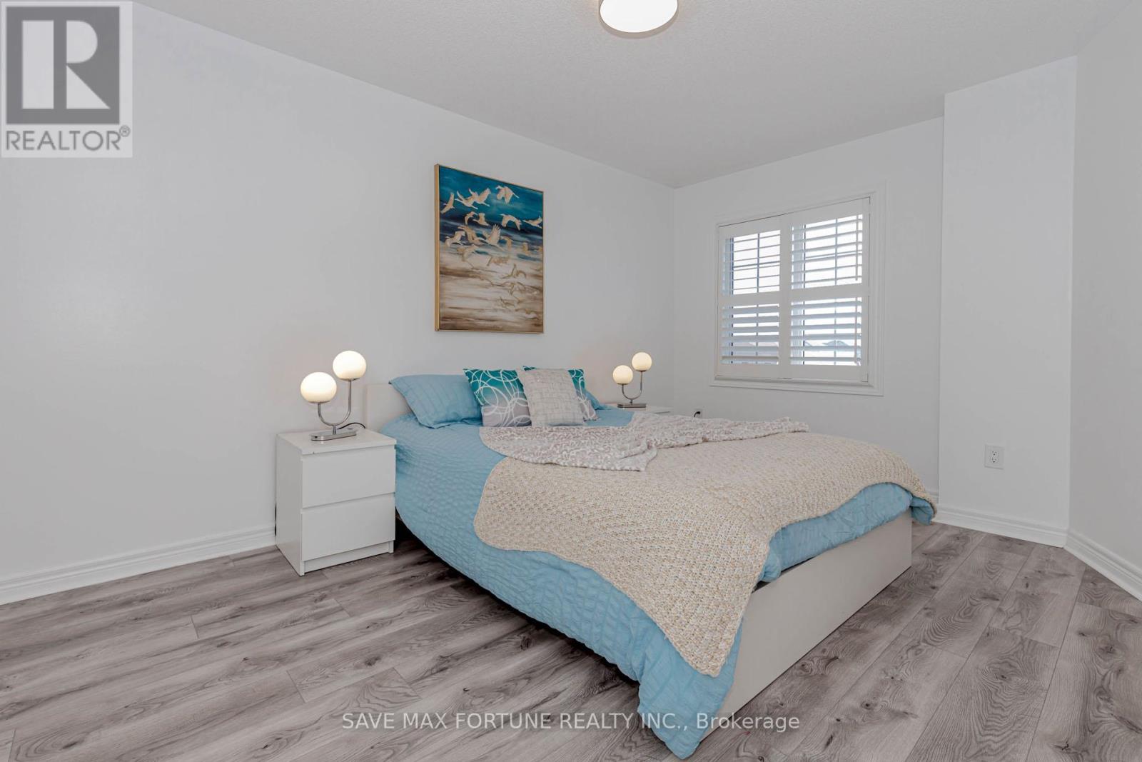 Photo 34 of 16 Berryfield Way Ne, Brampton ON