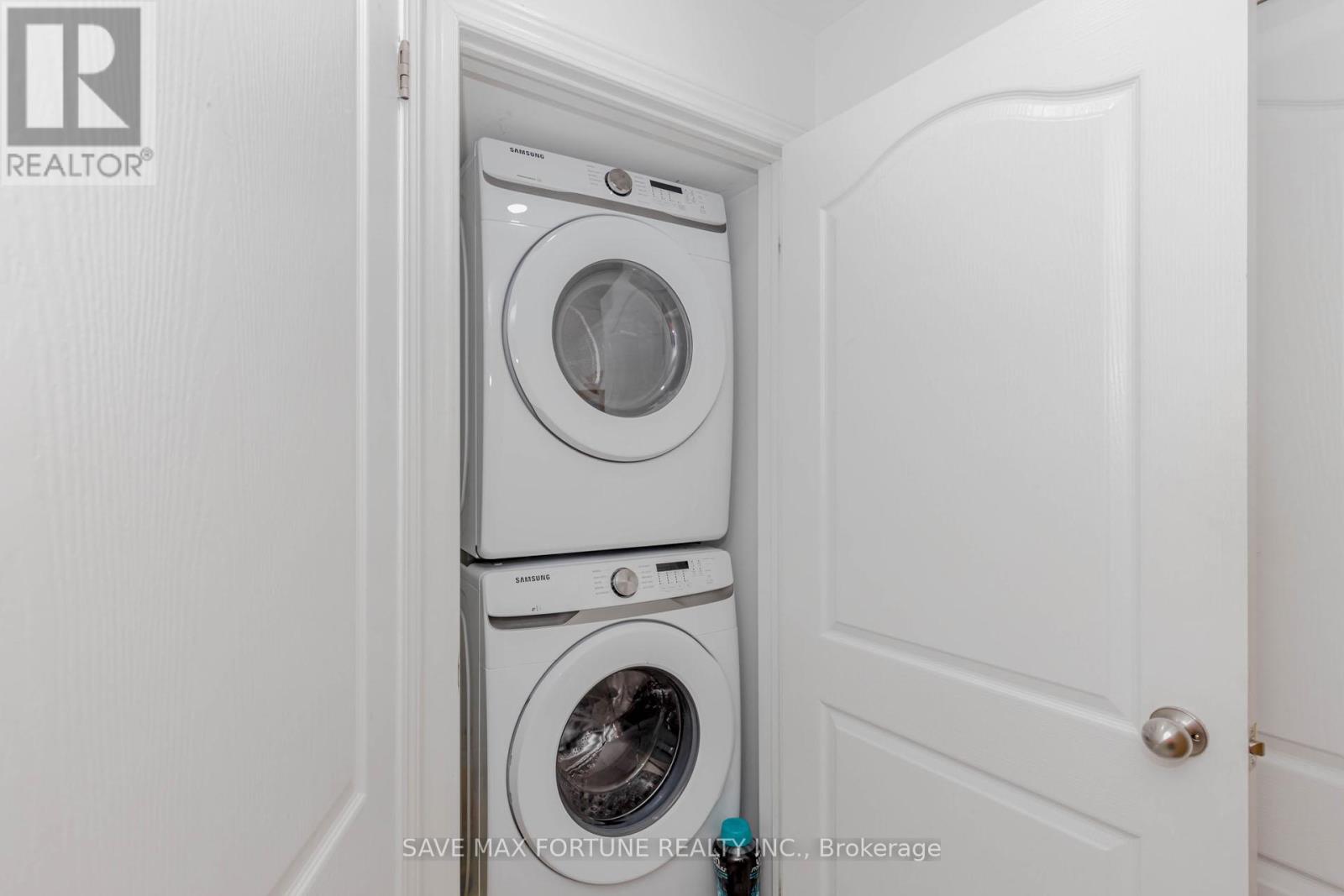 Photo 47 of 16 Berryfield Way Ne, Brampton ON