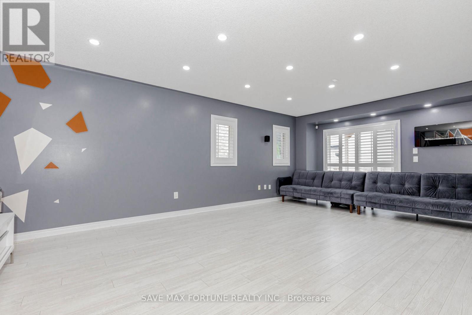 Photo 38 of 16 Berryfield Way Ne, Brampton ON