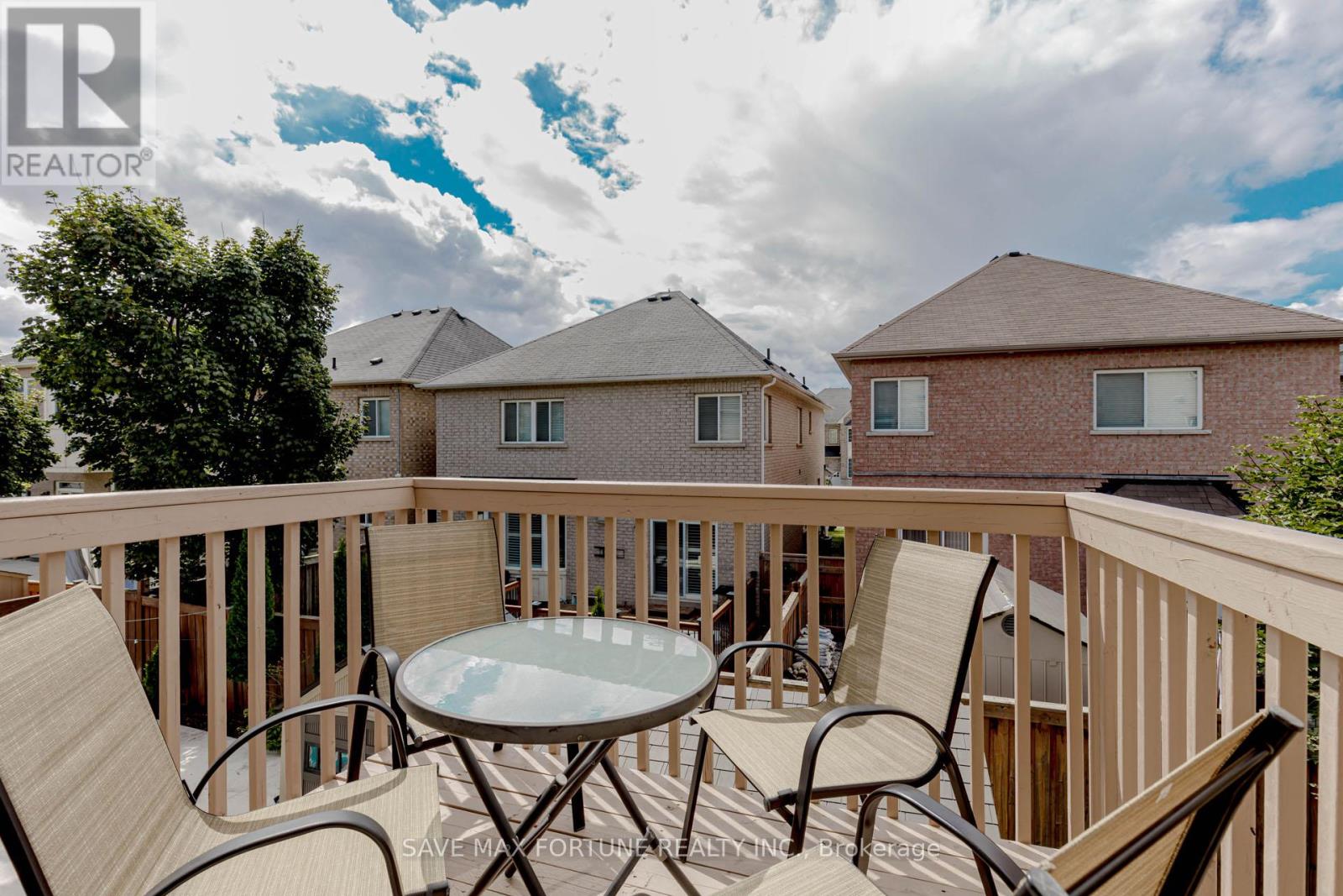 Photo 26 of 16 Berryfield Way Ne, Brampton ON