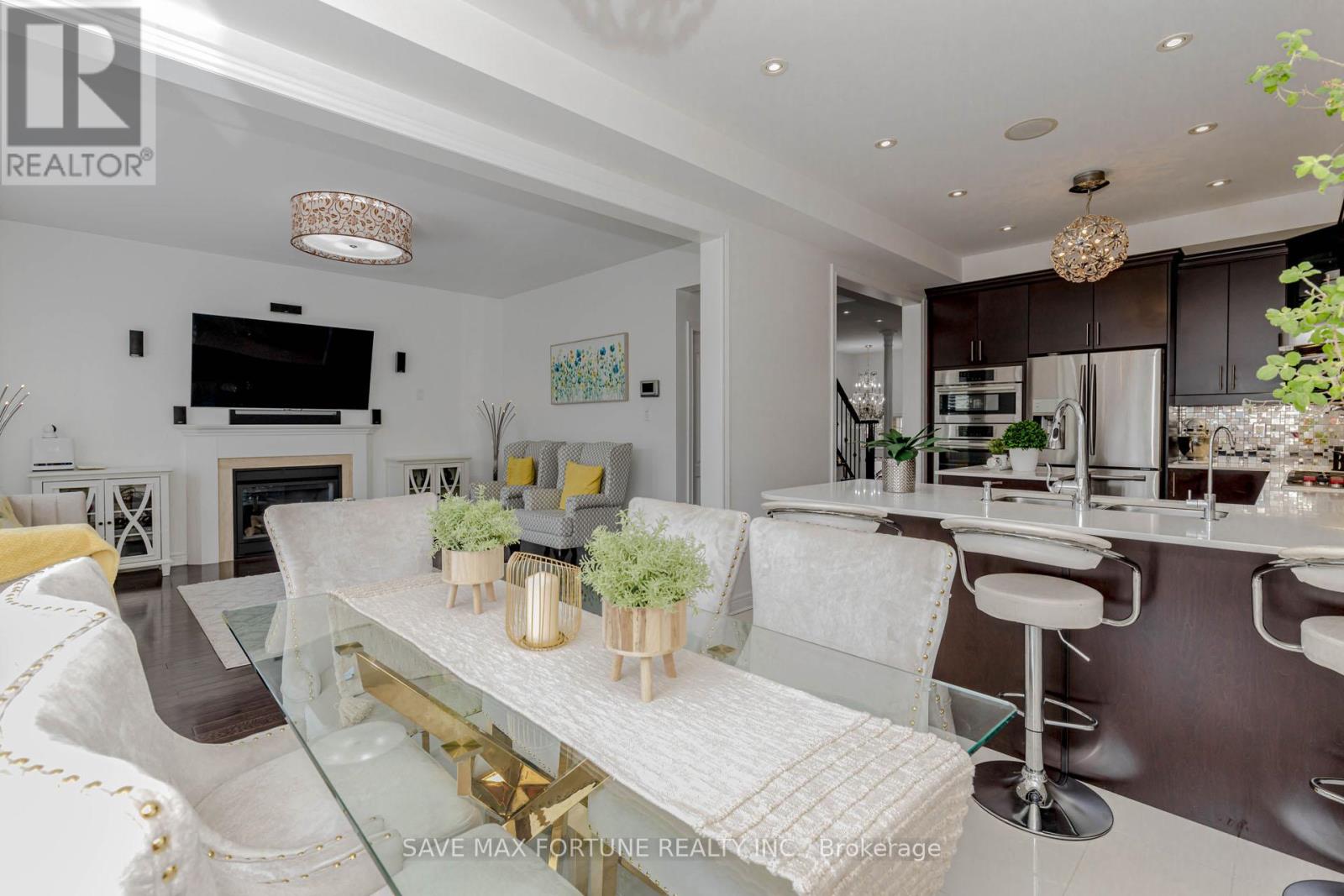 Photo 20 of 16 Berryfield Way Ne, Brampton ON