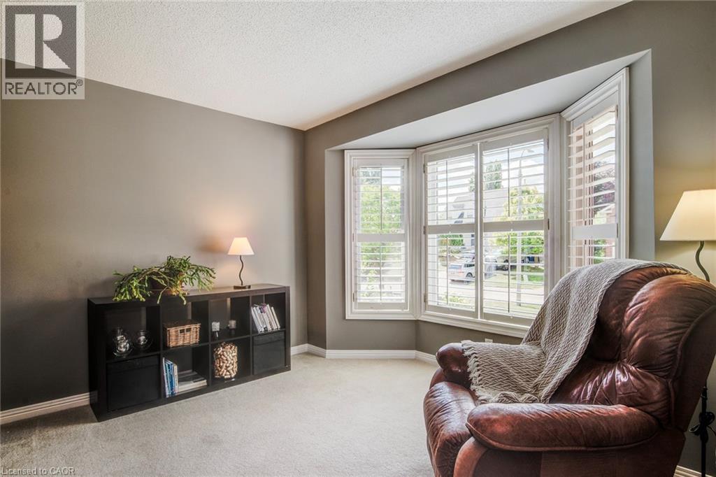 Photo 44 of 33 Tinatawa Court, Kitchener ON