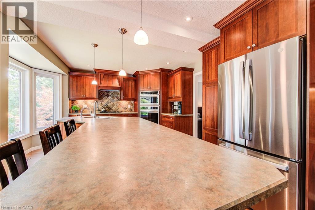 Photo 31 of 33 Tinatawa Court, Kitchener ON