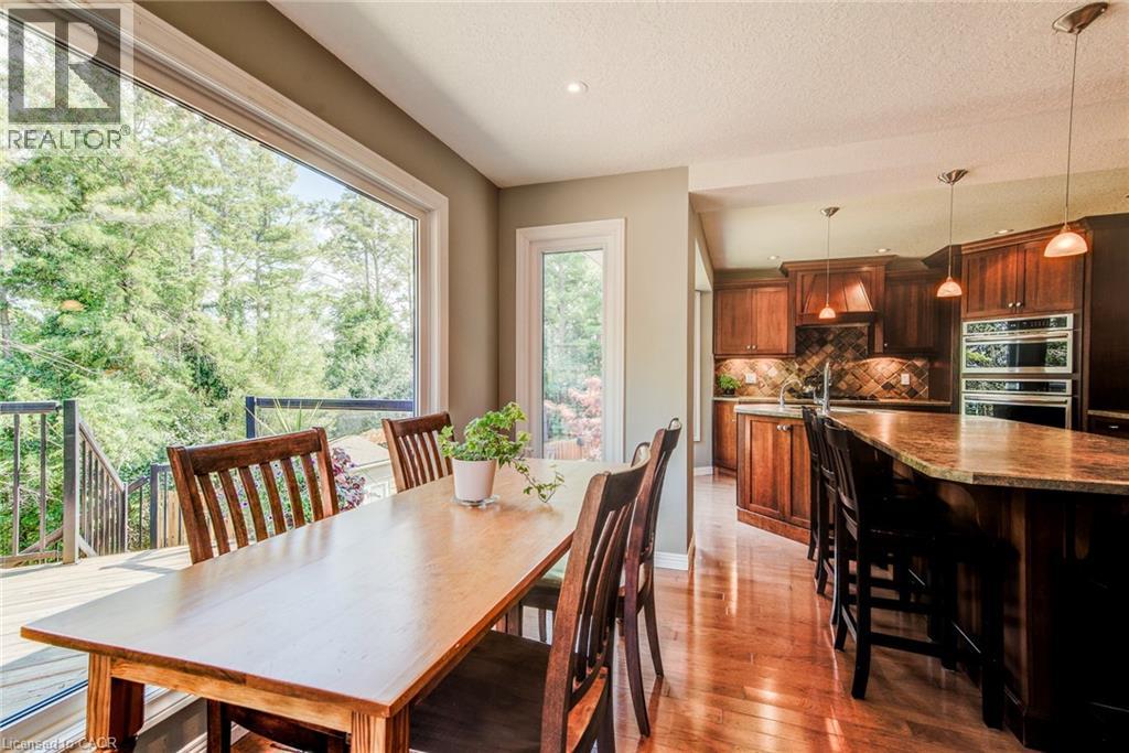 Photo 26 of 33 Tinatawa Court, Kitchener ON