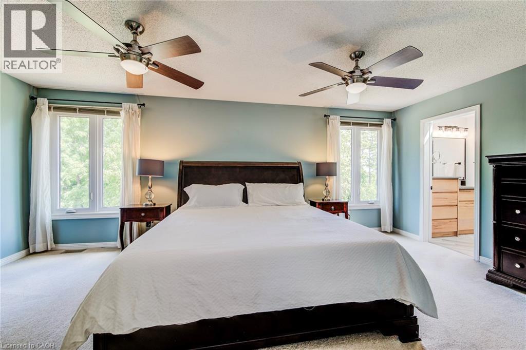 Photo 16 of 33 Tinatawa Court, Kitchener ON