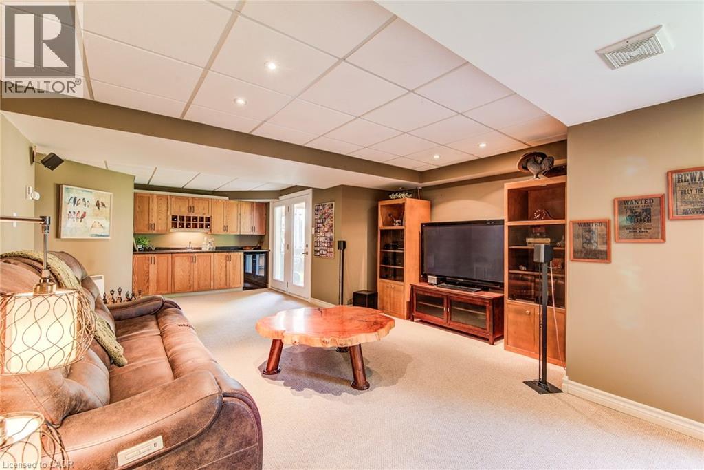 Photo 49 of 33 Tinatawa Court, Kitchener ON