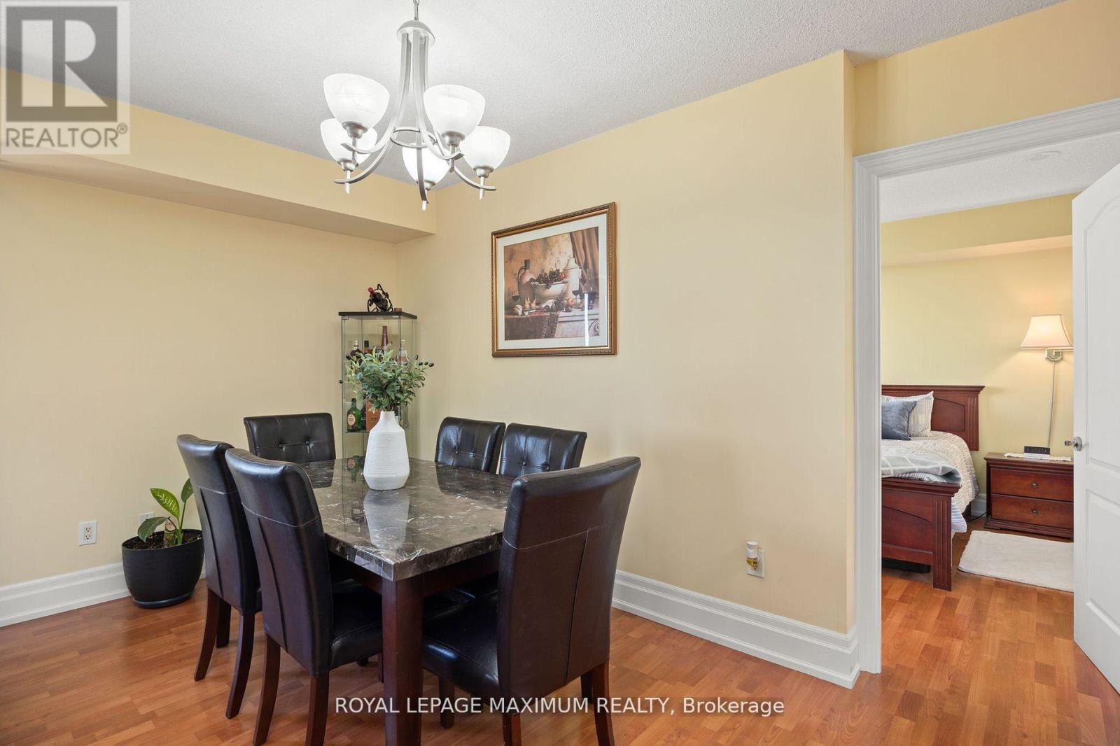 Photo 14 of 807 2088 Lawrence Avenue W, Toronto ON