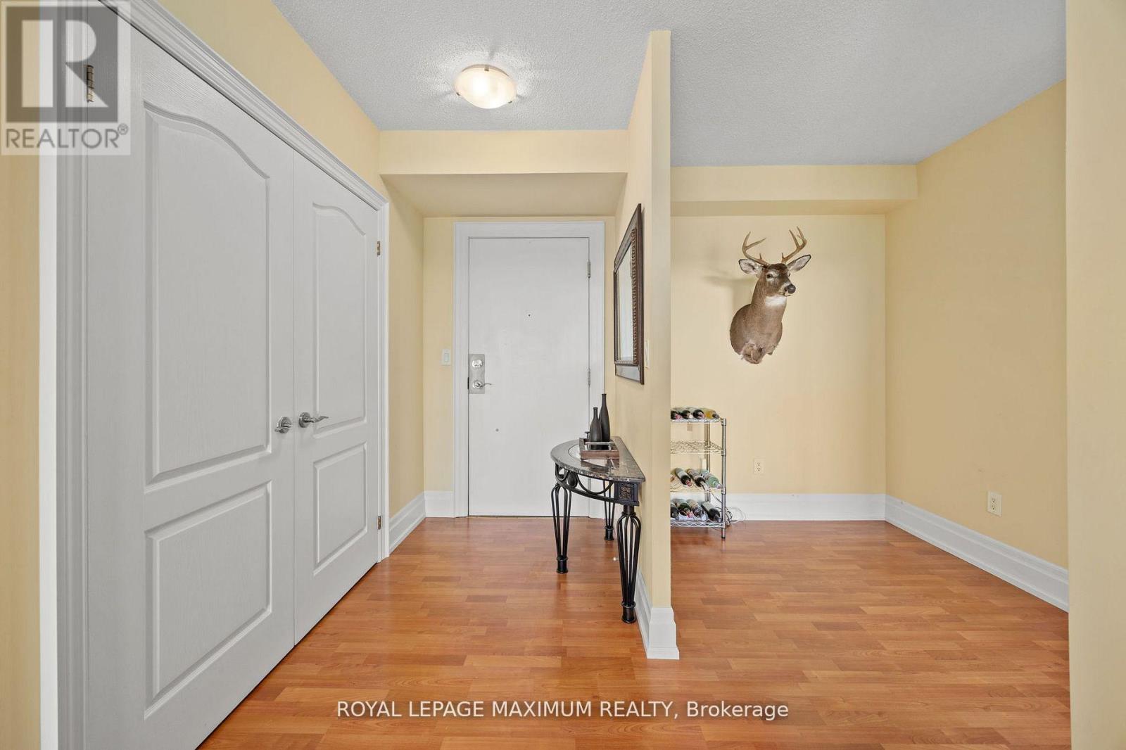 Photo 16 of 807 2088 Lawrence Avenue W, Toronto ON