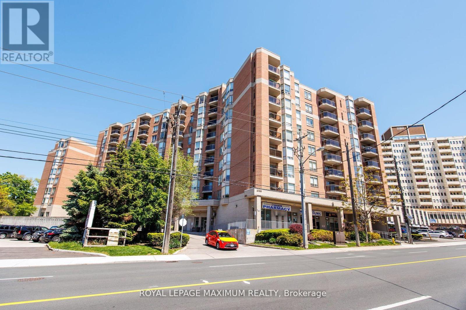 Photo 4 of 807 2088 Lawrence Avenue W, Toronto ON