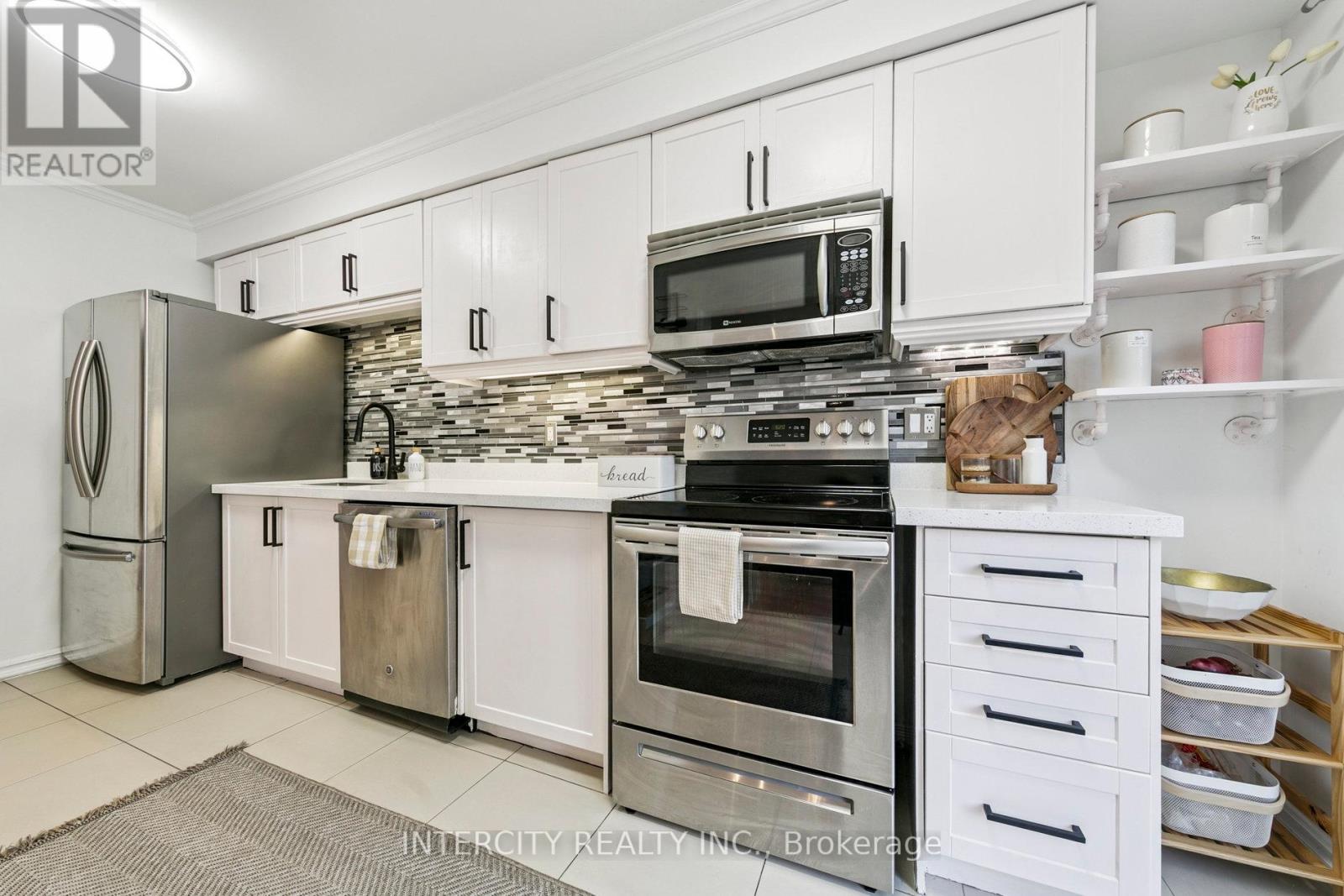 Photo 10 of 665 Fothergill Boulevard, Burlington ON