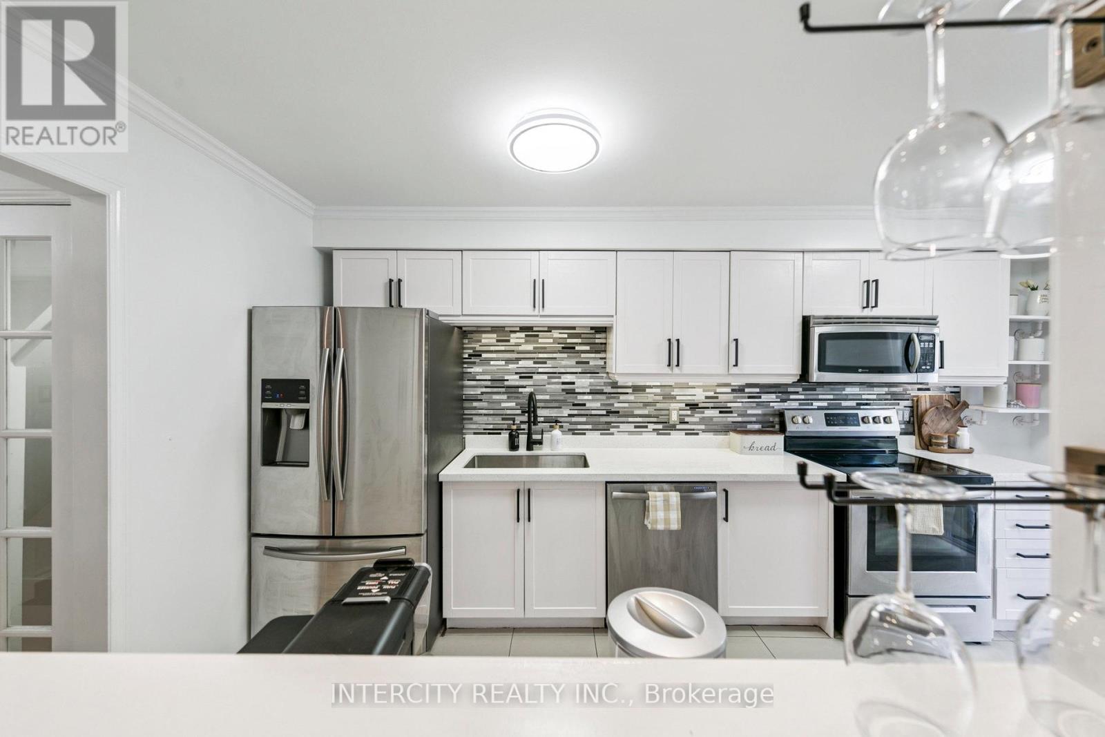 Photo 12 of 665 Fothergill Boulevard, Burlington ON