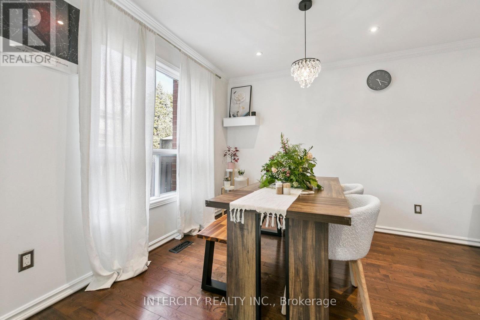 Photo 8 of 665 Fothergill Boulevard, Burlington ON