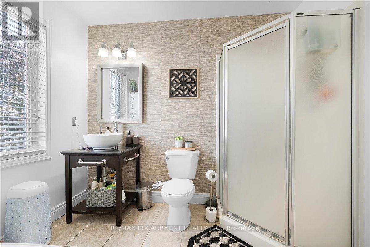 Photo 8 of 27 104 Frances Avenue, Hamilton ON