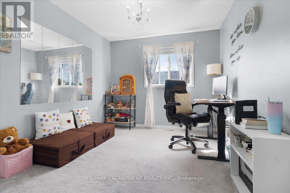 Photo 14 of 27 104 Frances Avenue, Hamilton ON