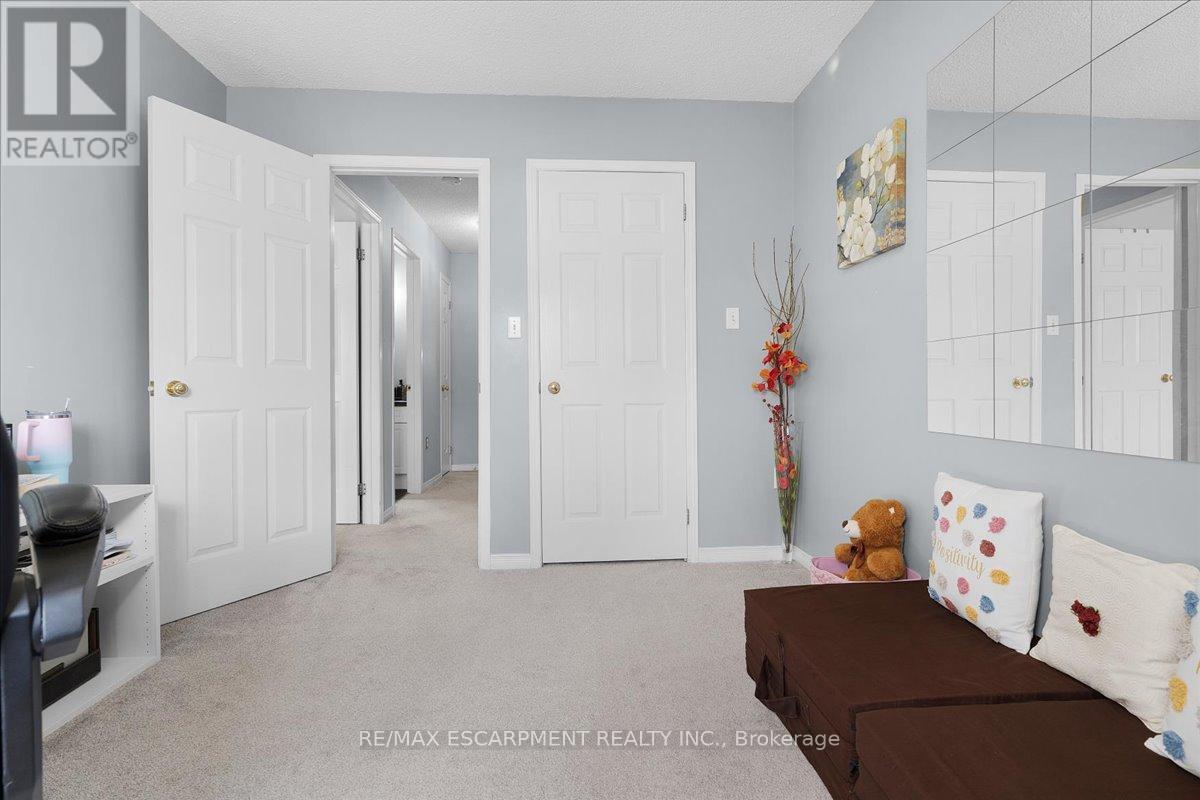 Photo 9 of 27 104 Frances Avenue, Hamilton ON
