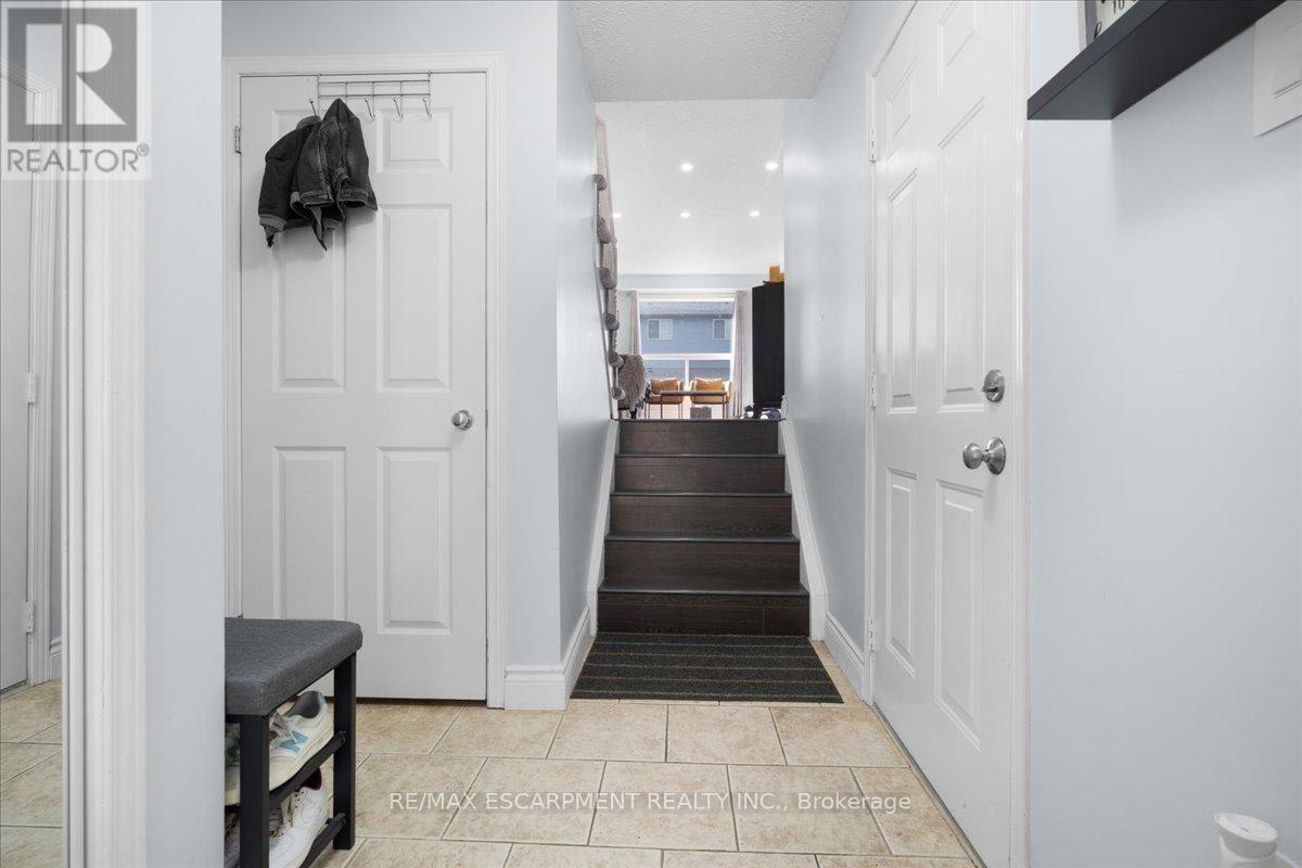 Photo 5 of 27 104 Frances Avenue, Hamilton ON